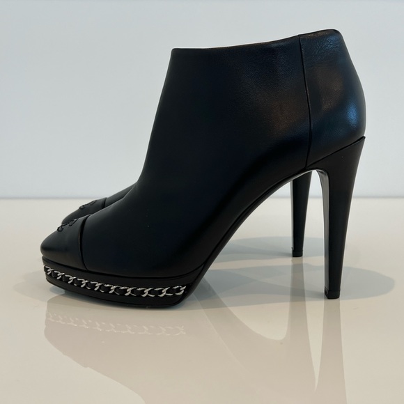 CHANEL BLACK LEATHER PLATFORM SILVER HARDWARE BOOTS SIZE IT 38.5 / US 8.5 - Picture 3 of 16